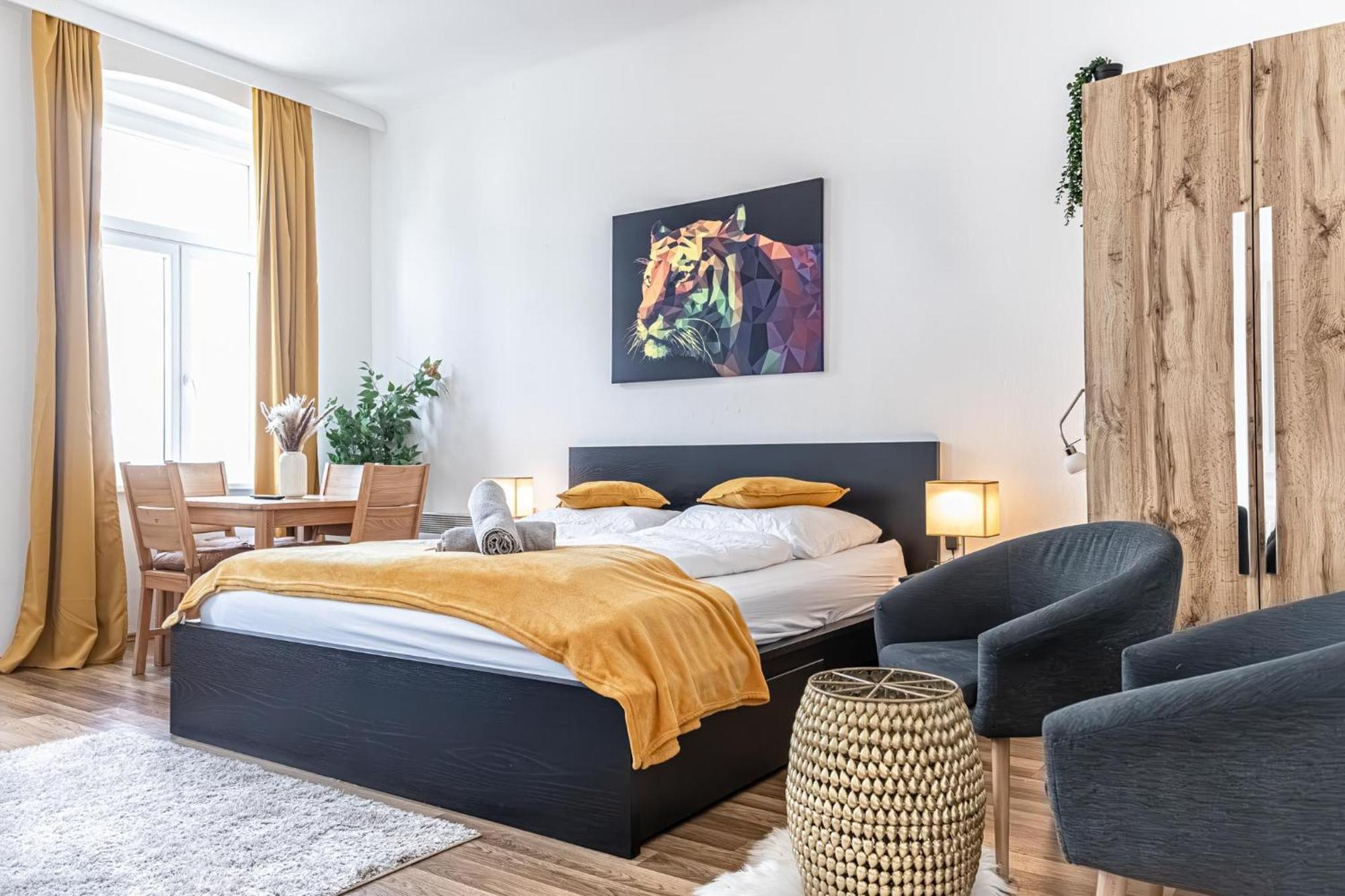 Explore Vienna: 1br Retreat Near Westbahnhof Wenen