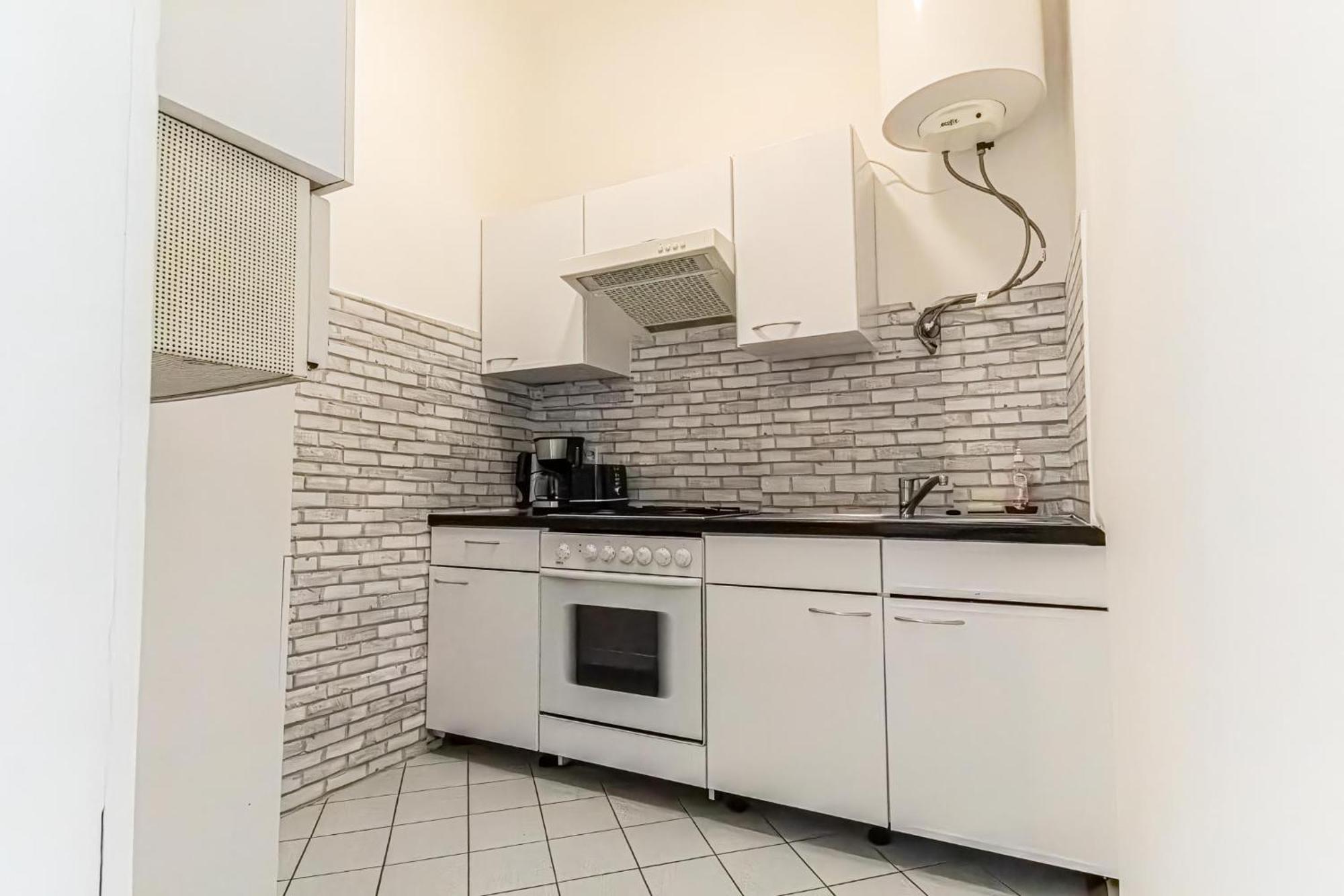 Explore Vienna: 1br Retreat Near Westbahnhof Appartement