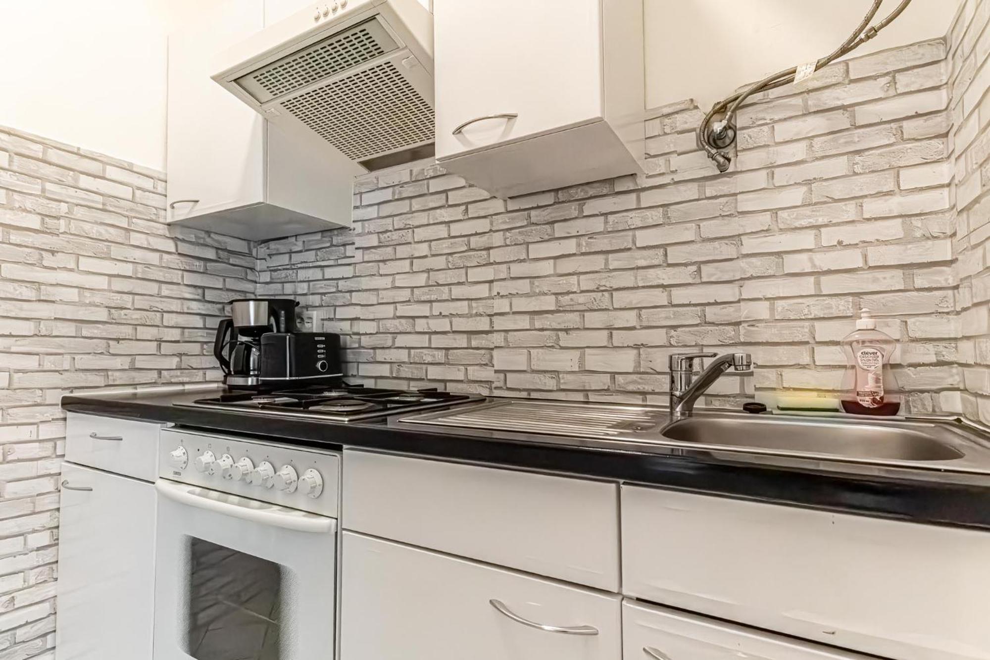 Explore Vienna: 1br Retreat Near Westbahnhof * Wenen